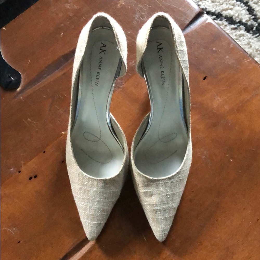 Anne Klein pointed toe shoes